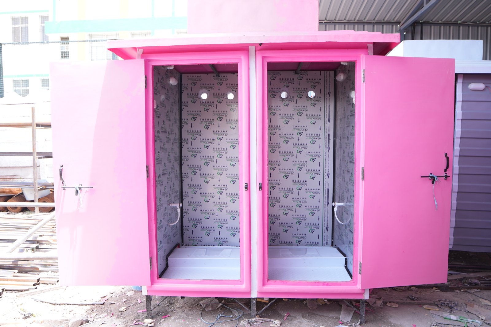 Portable Urinals 9